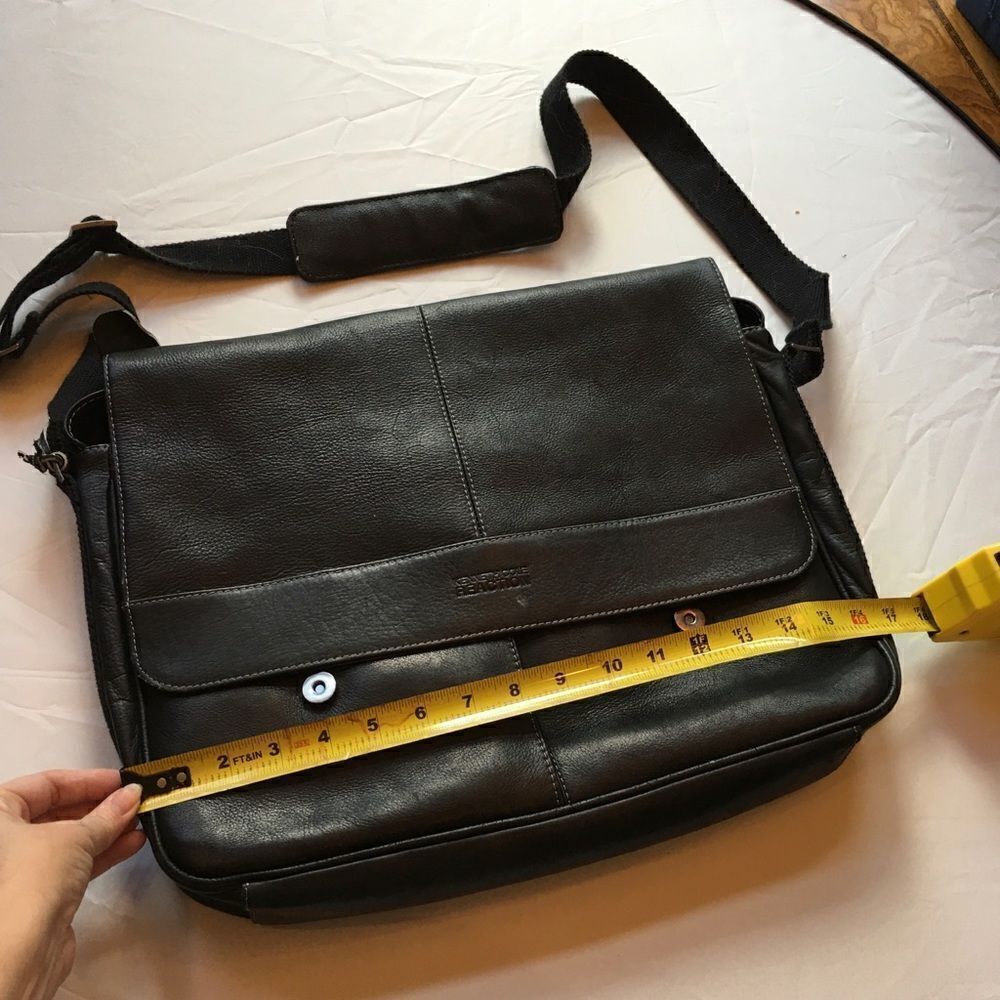 KENNETH COLE Reaction Satchel! - Picture 3 of 9